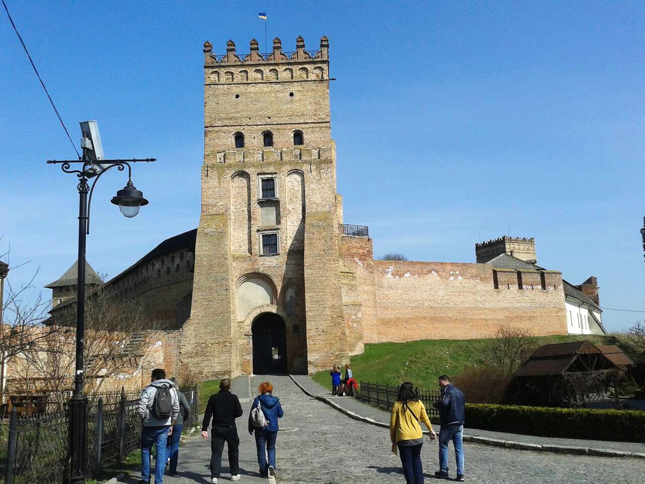 Тури вихідного дня по Україні - замок Любарта