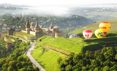 Авторський тур Кам’янець-Подільський драйв: фортеці, круїз по Дністру + Буковина, СПА та пляж Хмельницька область/Кам'янець-Подільський