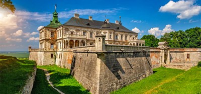 Авторский тур Средневековый Львов + замки и крепость Тустань Карпаты/Львов Авторский тур Средневековый Львов + замки и крепость Тустань Карпаты/Львов